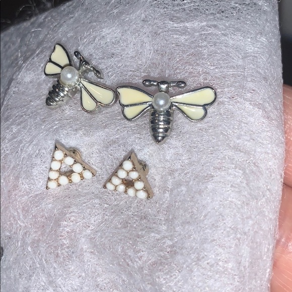 2 pairs of earrings - butterflies & triangles - Picture 1 of 2